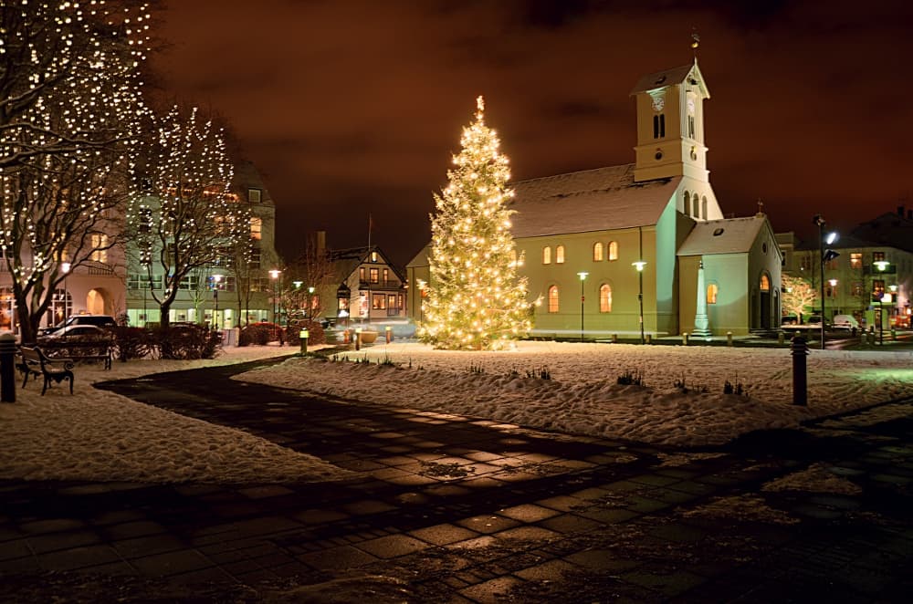 Spending Christmas in Iceland? Read a few tips from the Blue staff!