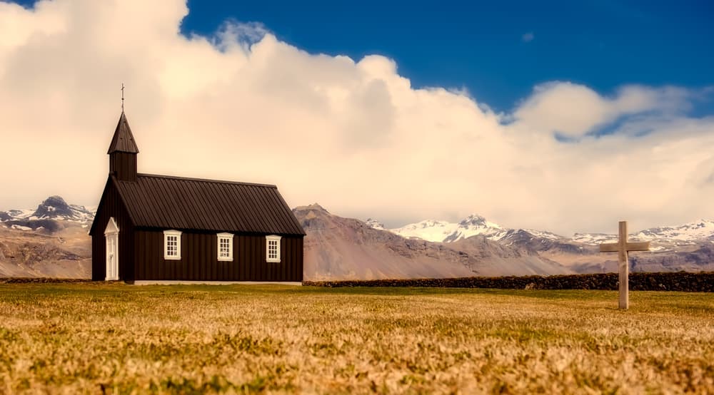 Which churches in Iceland are worth visiting on a self-drive trip?