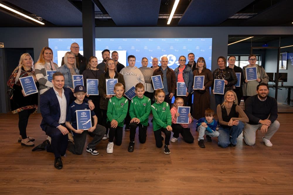 How Blue Car Rental supports local communities in Iceland