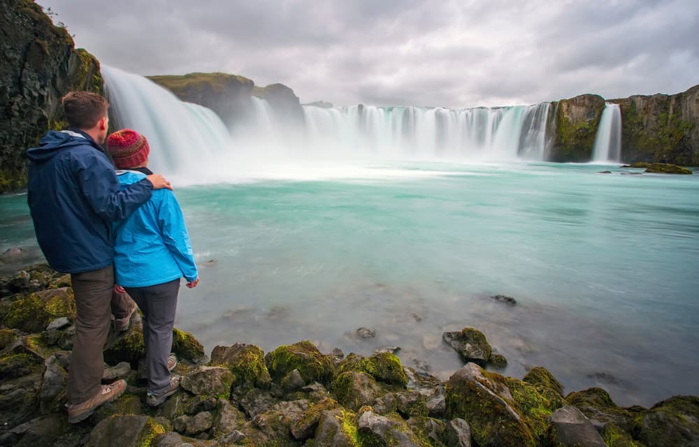 Goðafoss : Guide de voyage en voiture vers la plus majestueuse cascade du nord de l’Islande