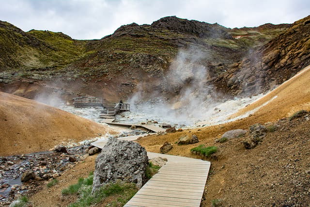 Which geothermal areas in Iceland are worth visiting from Reykjavik?