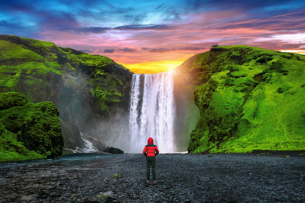 What Time Is It in Iceland? Time Zone, Daylight & Travel Tips