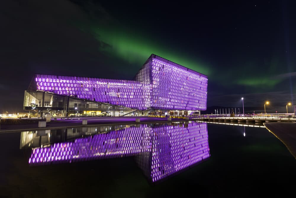 Harpa. Harpa au port.