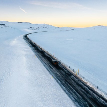 Is It Easy to Drive in Iceland? Winter Guide