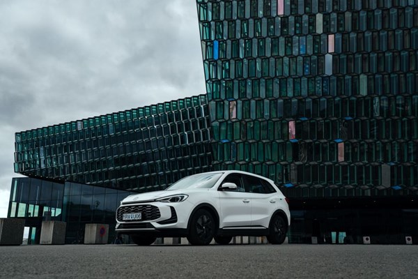 Renting an electric car in Iceland: what you need to know