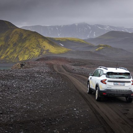 Gravel protection in Iceland: is it worth adding to your rental?