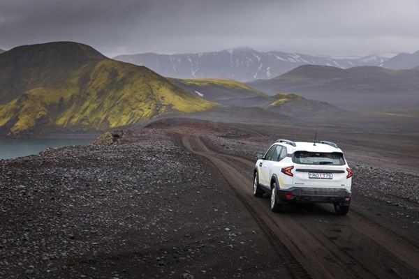 Gravel protection in Iceland: is it worth adding to your rental?