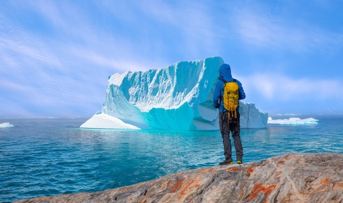 Greenland vs Iceland: What’s the Difference for Travelers?