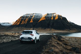 Last-minute car rental in Iceland: how to book and what to expect
