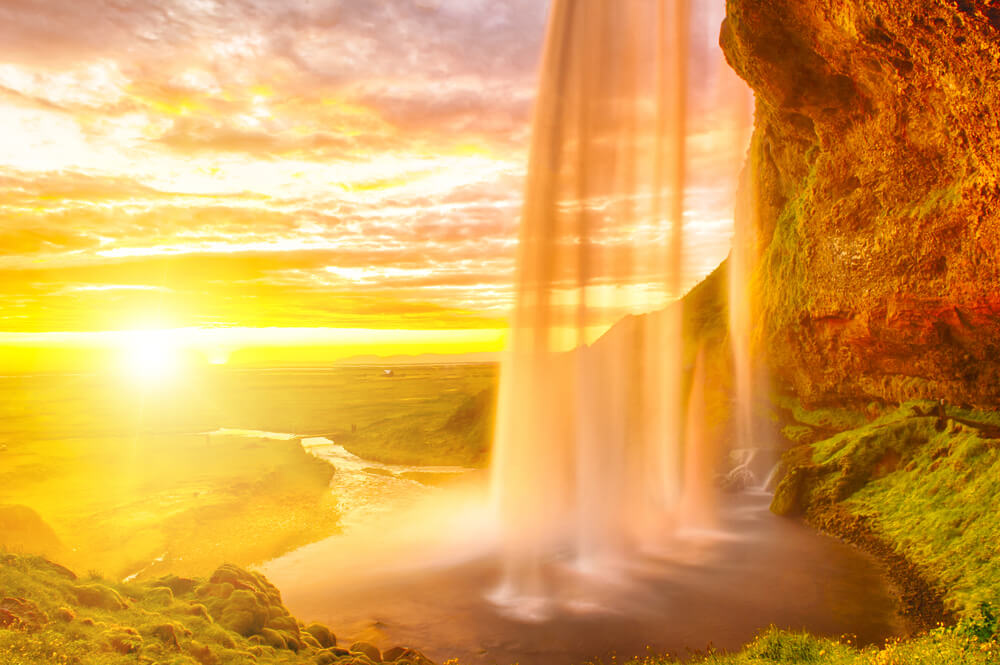 The Greatest Midnight Sun: Summer Solstice in Iceland 